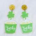 Pendientes acrílicos San Patricio trébol cerveza suerte verde bonitos accesorios - Botella Inglesa