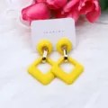 Pendientes geométricos de acrílico amarillo con conector metálico, joyería de mujer. - Amarillo