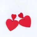 Boucles d'oreilles cœur acrylique rouge double pour femme, bijoux pendant amour minimaliste. - Rouge