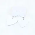 Boucles d'oreilles clous en acrylique cœur double blanc, bijoux élégants pour femme. - Blanc