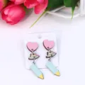 Boucles d'oreilles crayon cœur en bois chic avec imprimé coloré pour les femmes élégantes. - Style 5