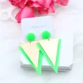 Retro Spiegel Acryl geometrische Ohrringe, neongrüne Dreieck Design Frauen Mode Schmuck. - Voll Leuchtgrün