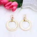 Chic beige acrylic and gold metal geometric circle drop earrings, stylish fashion jewelry for women. - Meter