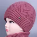 Set berretto e sciarpa donna invernale lavorati a maglia dettaglio, cappello rosa antico. - Rosa Antico