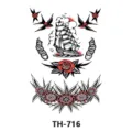 Adesivo per tatuaggio in stile old school con nave a vela classica, rondini e rose. - TH-716