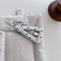 Koreanische Polka-Dot Wassertropfen Haarklammer, Stoff umwickelter Seitenclip für Damen. - Großes Dreieck / Beige