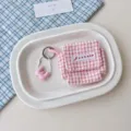 Roze Ruit Stof Mini Oortelefoon Tasje Beschermhoesje met Sleutelhanger en Letter Hanger - Roze Geruit