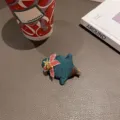 Weihnachtsbaum Haarklammer mit Schleife und Glocke, süßes Feiertags Haaraccessoire. - Grüner Entenschnabel Clip mit Weihnachtsbaum Schleife