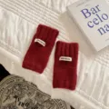 Eleganti guanti senza dita in maglia rosso scuro, comodi e caldi manicotti invernali. - Taglia unica / Borgogna