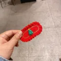 Rote Weihnachten handgemachte gestrickte Haarspange für Damen, süßer Haarschmuck. - Rot mit Weihnachtsbaum