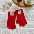 Guantes de punto rojos de cinco dedos con puños acanalados y etiqueta para mujeres - Talla única / Rojo