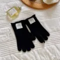 Guantes negros de punto de cinco dedos, cómodos guantes de lana de invierno con etiqueta. - Talla única / Negro Clásico