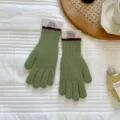 Grüne Strickhandschuhe mit kontrastfarbenen Rippbündchen für Damen im Winter warm und bequem - Einheitsgröße / Hellgrün Patchwork