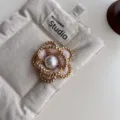 Elegant tweed camellia brooch with pearl center and vintage gold thick chain for suit. - Five-Petal Chunky Chain Brooch / Pink Pattern