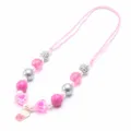 Süße Kinder Perlenkette mit verstellbarem rosafarbenem Band, bunten Herzen und Anhänger. - Fuchsia