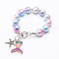 Süßes Kinder-Perlenarmband mit bunten Perlen, Seestern und Meerjungfrauen-Schwanz Anhänger. - 10mm / 2