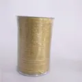 Rotolo di nastro metallizzato dorato per confezioni regalo e decorazioni festive. - Rotolo Lungo / Oro