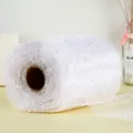 Witte tulrol met sneeuwstippen voor bloemverpakking, cadeaus en doe-het-zelf boeketten. - 14.2cm Breedte 15m Lengte / Wit