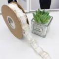 2,5 cm geruit lint met golvende rand voor cadeauverpakking, bloemen en DIY haarstrikken. - 2.5cm Breed x 9m / Licht kaki