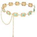 Belle chaîne de taille dorée vue de détail style bohème accessoire en gros plan. - Chaîne de Taille Carrée Turquoise / Or