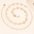 Élégante ceinture chaîne en métal doré avec feuilles pour femmes, accessoire élégant. - Chaîne de Taille Feuille Dorée