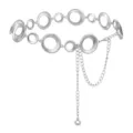 Vue de détail de ceinture chaîne anneau métal argenté, accessoire corps tendance. - Chaîne de Taille à Boucle / Argent