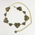 Ceinture chaîne en métal doré avec pendentifs cœur, accessoire de taille vintage pour femmes. - Chaîne de Taille Cœur / Or antique