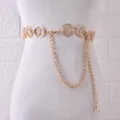Détail de chaîne de taille en métal doré, design à cercles imbriqués, accessoire de robe élégant. - Chaîne de Taille Cercle Doré 3