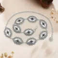 Cadena de cintura bohemia vintage en plata con medallones metálicos ornamentados y piedra negra. - Estilo Turquesa Negro Ovalado / Negro