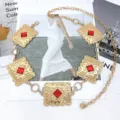 Vrouwen mode goudkleurige metalen ketting riem met vierkante rode steen elementen - Goud
