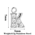 Ciondolo lettera K in acciaio inossidabile con zirconi cubici scintillanti, 7x5mm, gioiello DIY. - Lettera K / Argento