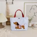 Niedliche bestickte Dackel Canvas Einkaufstasche mit roten Henkeln im blauen Karomuster. - West Highland Terrier Gingham Handtasche / 32x8x24cm / Hellblau
