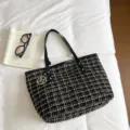 Zwarte en witte tweed tote tas met lederen handvatten, grote forensen schoudertas. - Zwart