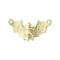 Vue détaillée pendentif chauve-souris dorée, composant de bijoux Halloween à double anneau. - Chauve-souris / Or