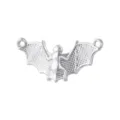 Gros plan détaillé du pendentif connecteur chauve-souris argenté pour bijoux Halloween. - Chauve-souris / Or blanc