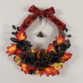 Halloween Kranz mit schwarzen Rosen und Ahornblättern Beeren für Party Wanddekoration - Ohne Licht