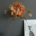 Tallo de hortensia vintage artificial, arreglo floral detallado para decoración del hogar y bodas. - Naranja