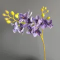 Rama de flores de orquídea artificial con pétalos morados y capullos amarillos para el hogar. - Púrpura Roland