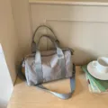 Grijze casual nylon schoudertas, veelzijdige dagelijkse handtas voor dames stijlvol. - Grijs