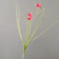 Detalle de tallo de flor rosa artificial con hojas verdes para decoración del hogar y arreglos. - Rojo Brillante