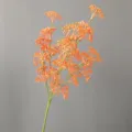 Detalle de rama de bayas naranjas artificiales, ideal para hermosa decoración floral. - Naranja