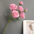 Detalle ramo de rosas artificiales rosa, flores de tela hechas a mano para decoración del hogar. - Rosa