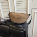 Casual μονόχρωμη τσάντα μέσης και χιαστί για γυναίκες, μεγάλη χωρητικότητα και στυλ. - Καφέ