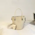 Elegante borsa secchiello intrecciata bianca, borsa a tracolla in pelle PU per uso quotidiano - 19*12*19 / Bianco avorio