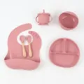 Siliconen baby servies set met verdeeld bord kom lepel vork beker slabbetje voeding. - Ronde Bord 6-Delige Set / Dieproze