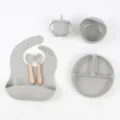 Siliconen baby servies set, verdeeld bord, kom, beker, slab, houten lepel vork grijs. - Ronde Bord 6-Delige Set / Rookgrijs