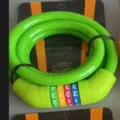Vista di dettaglio dellaucchetta bici verde con quadranti numerici colorati e cartoncino. - 11mm Spesso x 1100mm Lungo / Verde