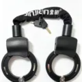 Candado de cadena resistente estilo esposas con funda protectora y llaves de seguridad. - Talla única / Negro