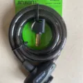 Vue détaillée de l'antivol de vélo à câble Jin Jian avec clés et emballage écologique. - Jinjian Noir Sans Support de Verrouillage