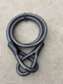 Cable de acero recubierto negro con doble ojal en los extremos para seguridad bici. - Negro